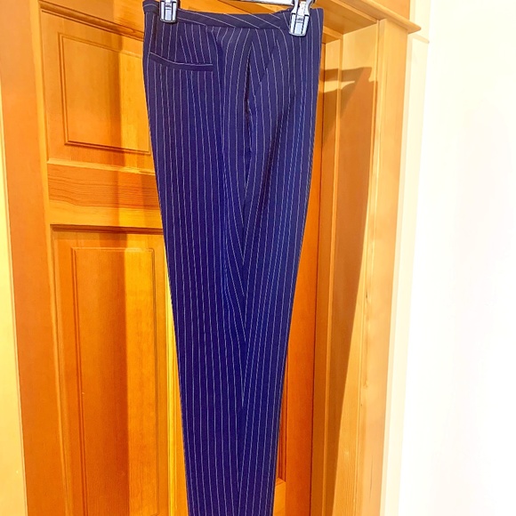 🔴REDUCED‼️💥EUC💥 Chico's Navy Striped Ankle Pants - Size 0 (US standard Size 4)✨ - Picture 3 of 15